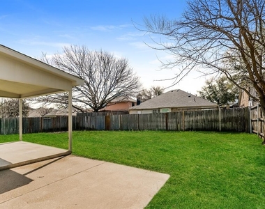 1225 Reeves Lane - Photo Thumbnail 14