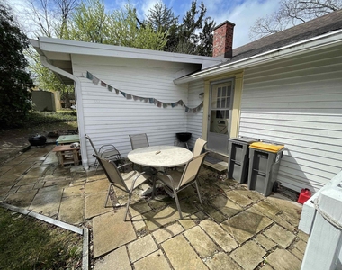 304 E Smith Avenue - Photo Thumbnail 0