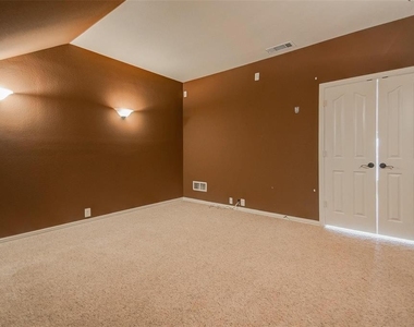 1551 Meadow Run Drive - Photo Thumbnail 34