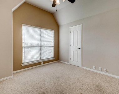 1551 Meadow Run Drive - Photo Thumbnail 5