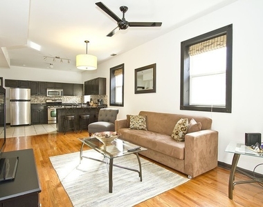 723 N Elizabeth Street - Photo Thumbnail 13