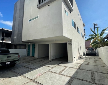 2124 Carmona Avenue - Photo Thumbnail 0