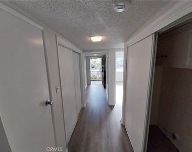 11523 Menlo Avenue - Photo Thumbnail 15