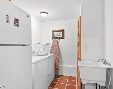 1637 Woodford Avenue - Photo Thumbnail 27