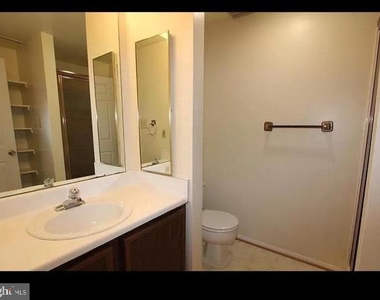 10921 Harpers Square Ct - Photo Thumbnail 5