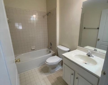 9711 Handerson Pl - Photo Thumbnail 13