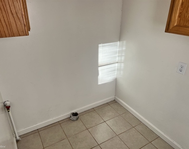 3141 North Inyo Street - Photo Thumbnail 12