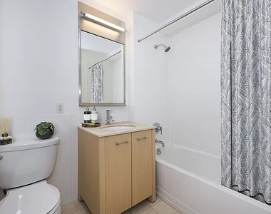 TriBeCa 1 Bed <$6500 - Photo Thumbnail 0