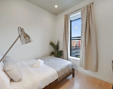 151 Tompkins Avenue - Photo Thumbnail 3