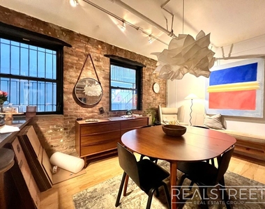 337 Kent Avenue - Photo Thumbnail 5