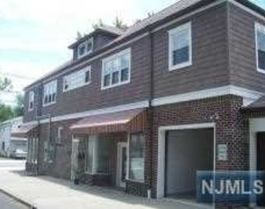 683 Bloomfield Avenue - Photo Thumbnail 11