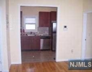 683 Bloomfield Avenue - Photo Thumbnail 2