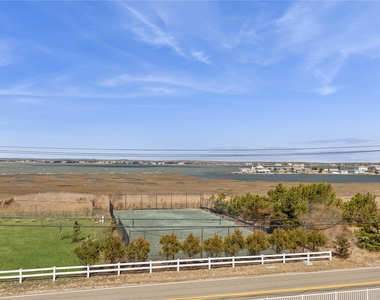 473 Dune Road - Photo Thumbnail 17