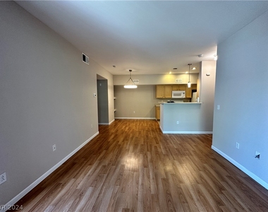 2615 W Gary Avenue - Photo Thumbnail 2