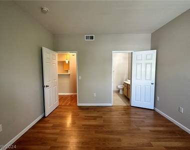 2615 W Gary Avenue - Photo Thumbnail 11