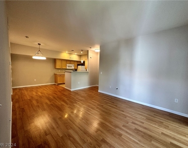 2615 W Gary Avenue - Photo Thumbnail 1