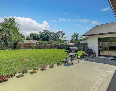 15733 Bay Lakes Trail - Photo Thumbnail 14