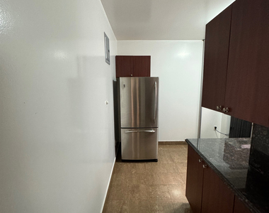 323 68th Street - Photo Thumbnail 5