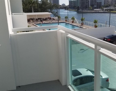 3000 S Ocean Dr - Photo Thumbnail 9