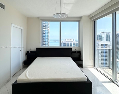 1060 Brickell Ave - Photo Thumbnail 19