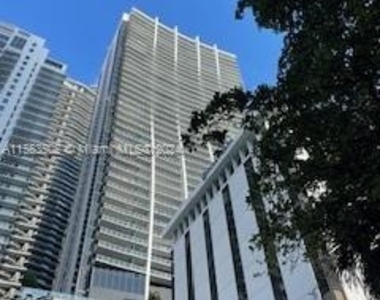 1010 Brickell Ave - Photo Thumbnail 1