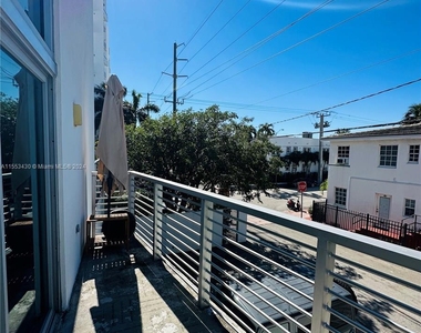 7700 Collins Ave - Photo Thumbnail 13