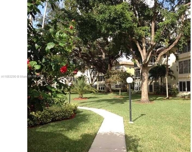 5181 W Oakland Park Blvd - Photo Thumbnail 5