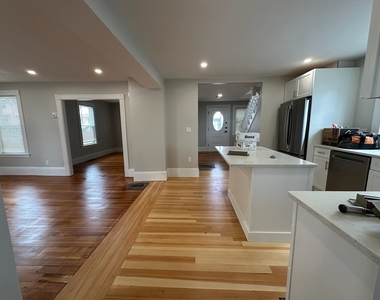 65 Sherbrooke Ave - Photo Thumbnail 17