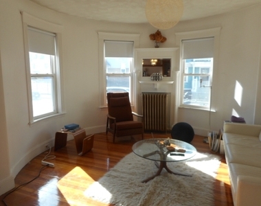 100 Sumner St - Photo Thumbnail 1