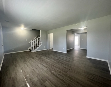 6336 Commons Drive - Photo Thumbnail 4