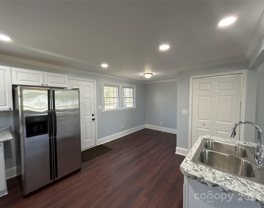 7621 Carelock Circle - Photo Thumbnail 7