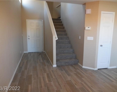 6486 Muldoon Court - Photo Thumbnail 4