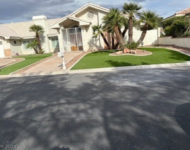 3910 Youngson Drive - Photo Thumbnail 9