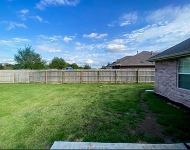 2616 Colony Vista Drive - Photo Thumbnail 16