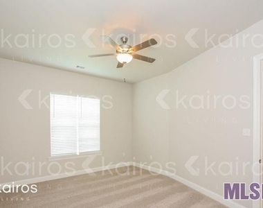 4846 W Dacha Ln - Photo Thumbnail 5