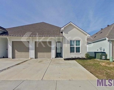 4846 W Dacha Ln - Photo Thumbnail 0