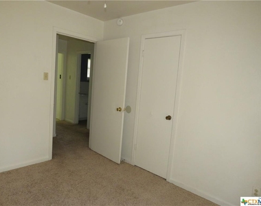 1306 Violet Avenue - Photo Thumbnail 11