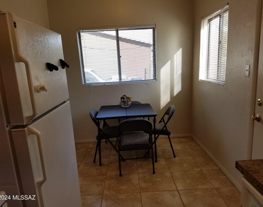 1008 N Catalina Avenue - Photo Thumbnail 2