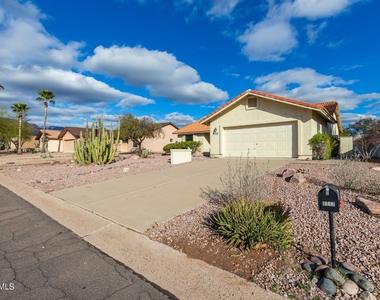 9717 E Del Monte Avenue - Photo Thumbnail 30