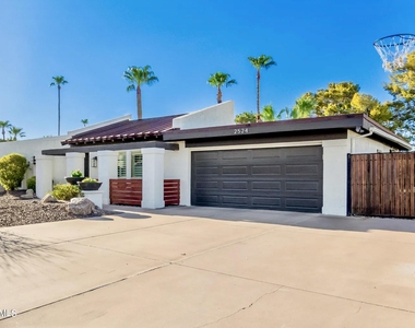 2524 E Desert Cove Avenue - Photo Thumbnail 1