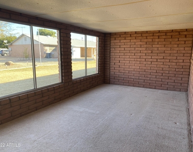 9654 W Cinnabar Avenue - Photo Thumbnail 1