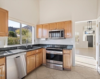 11533 E Bronco Trail - Photo Thumbnail 8