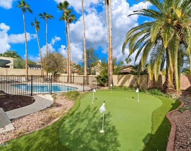 2344 E Desert Cove Avenue - Photo Thumbnail 18