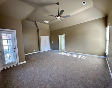 305 Birdwood Court - Photo Thumbnail 20