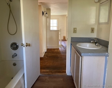 60 Middle Haddam Road - Photo Thumbnail 8