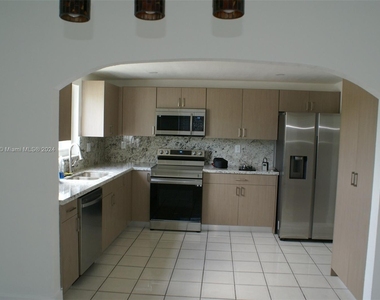 9030 Sw 203rd Ter - Photo Thumbnail 14