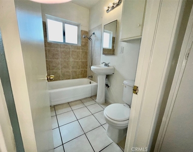 6525 S Victoria Avenue - Photo Thumbnail 12