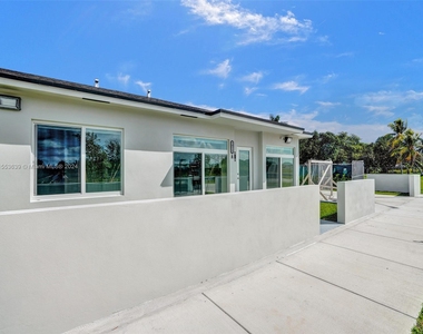 14515 Sw 272 St - Photo Thumbnail 2