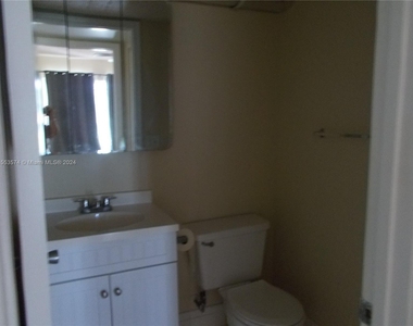 251 Sw 132nd Way - Photo Thumbnail 11