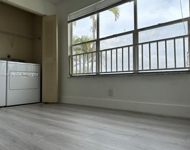 701 Vista Isles Dr - Photo Thumbnail 4